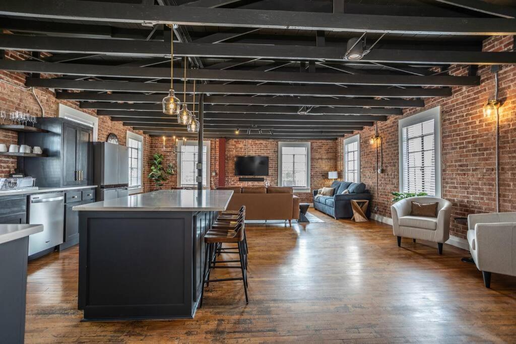 The Loft At 113 - Gateway To The North Texas Hill Country Muenster Exterior foto